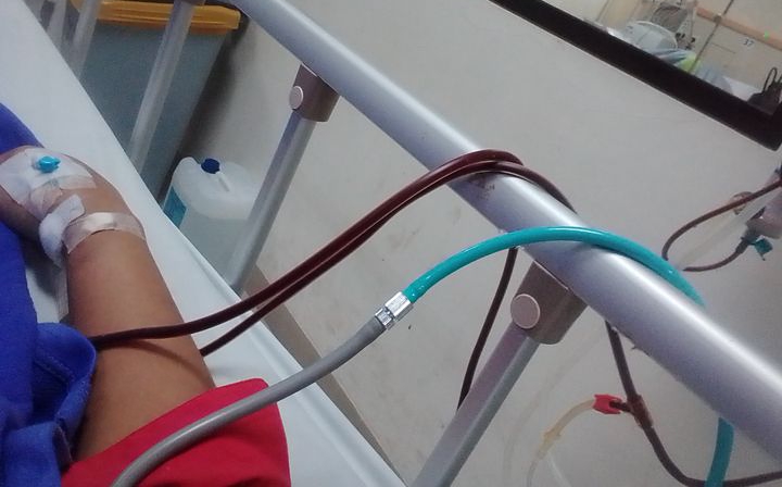 Cuci darah atau hemodialisis adalah prosedur medis yang dilakukan ketika fungsi ginjal sudah menurun drastis dan tidak mampu lagi menyaring racun serta cairan dari dalam tubuh.