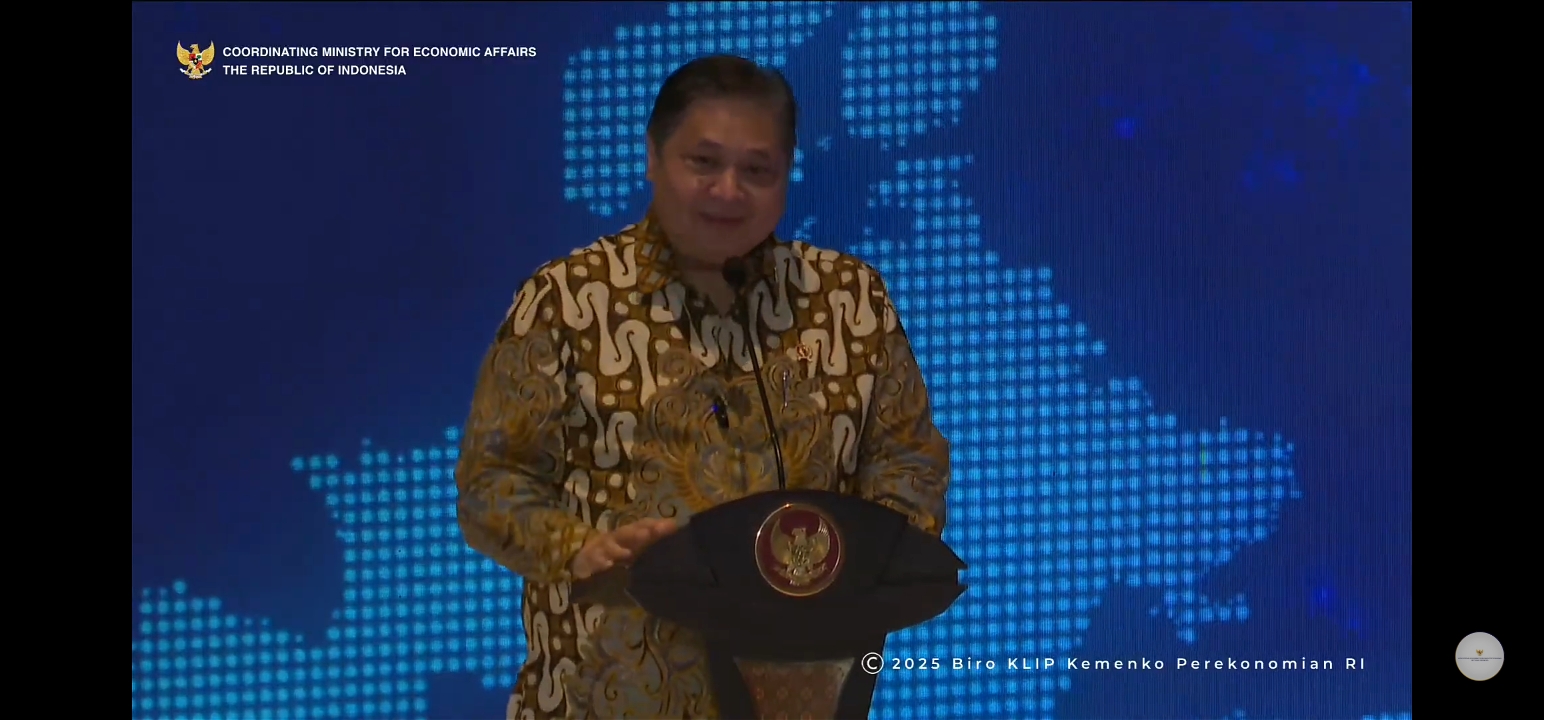 Menteri Koordinator Bidang Perekonomian Airlangga Hartarto menyebut kecerdasan buatan (AI) sebagai mesin ekonomi baru Indonesia untuk dorong pertumbuhan dan daya saing global. (Ytb: @PerekonomianRI)