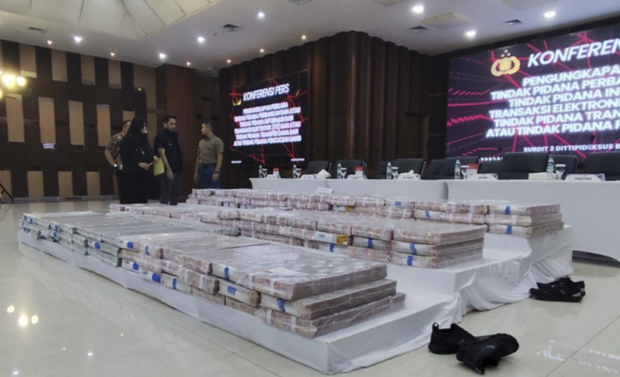 Seorang pelaku berhasil membobol rekening dormant BNI senilai Rp 204 miliar hanya dalam waktu 17 menit. Bagaimana modusnya dan kenapa sistem bank bisa kecolongan?(@youtube.com)