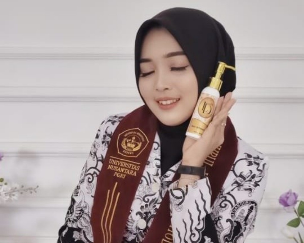 Nurul bisa menyeimbangkan waktu antara pendidikan dan bisnis.