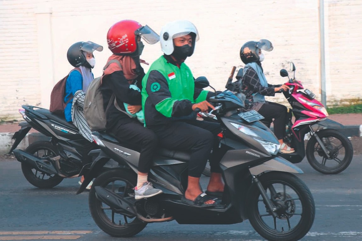 Ojol Tulungagung kelimpunngan menanggung semua hal, termasuk BPJS Ketenagakerjaan. (SANDY SRI YUWANA/RADAR TULUNGAGUNG)