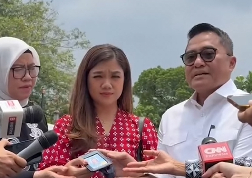 ID Card istana kepresidenan akhirnya dikembalikan ke wartawan CNN Indonesia Diana Valencia. (TANGKAPAN LAYAR  YOUTUBE)
