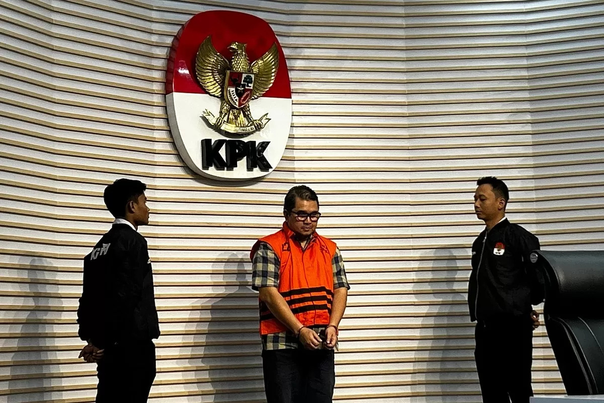 Dirut PT Perusahaan Gas Negara (PGN) Hendi Prio Santoso resmi ditahan KPK. (RIDWAN/JAWA POS)
