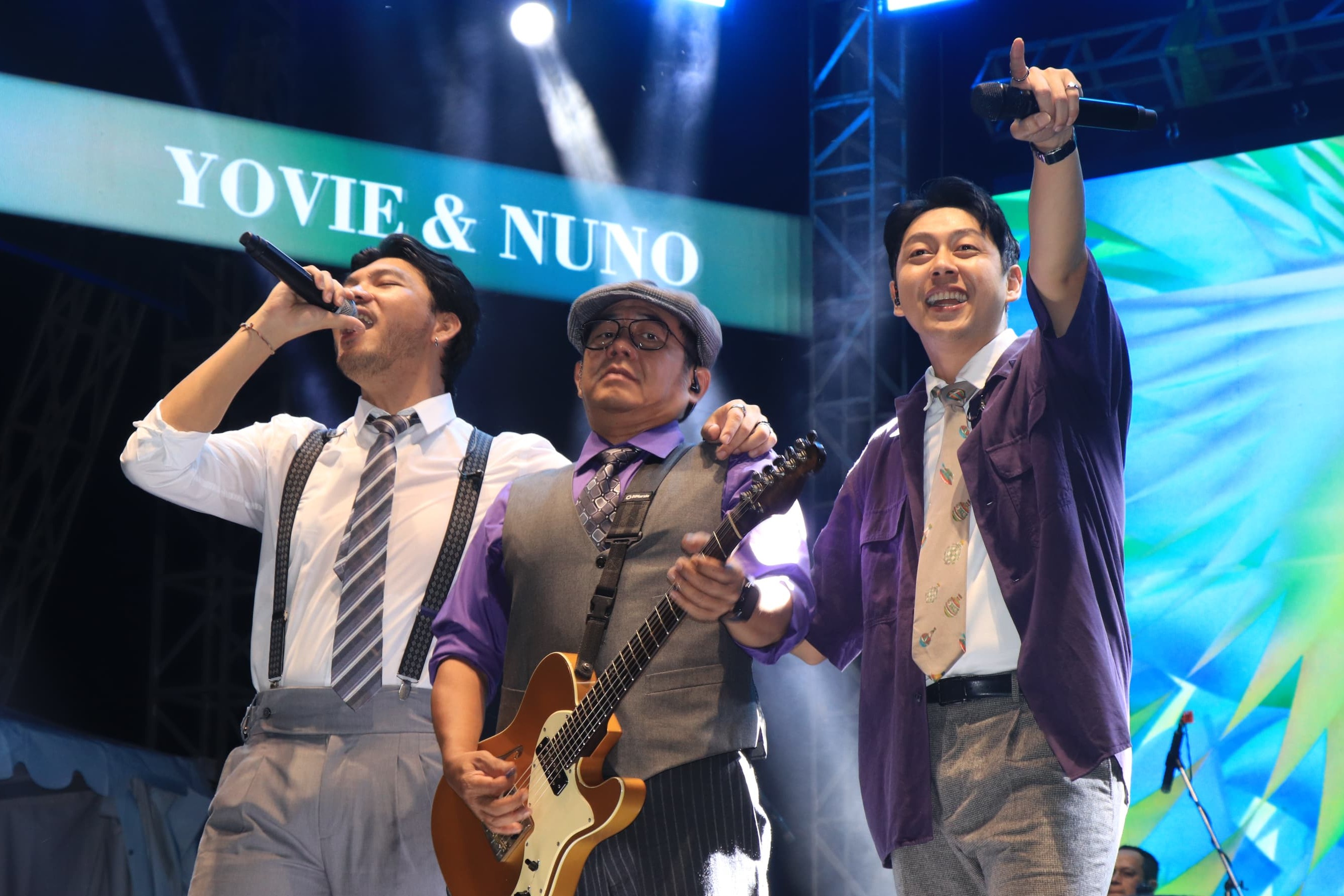 Penampilan Yovie & Nuno dan Nidji menghentak SMARIDUTA Youth Carnival Vol. 6 pada Sabtu malam. (SANDY YUWANA/RADAR TULUNGAGUNG)