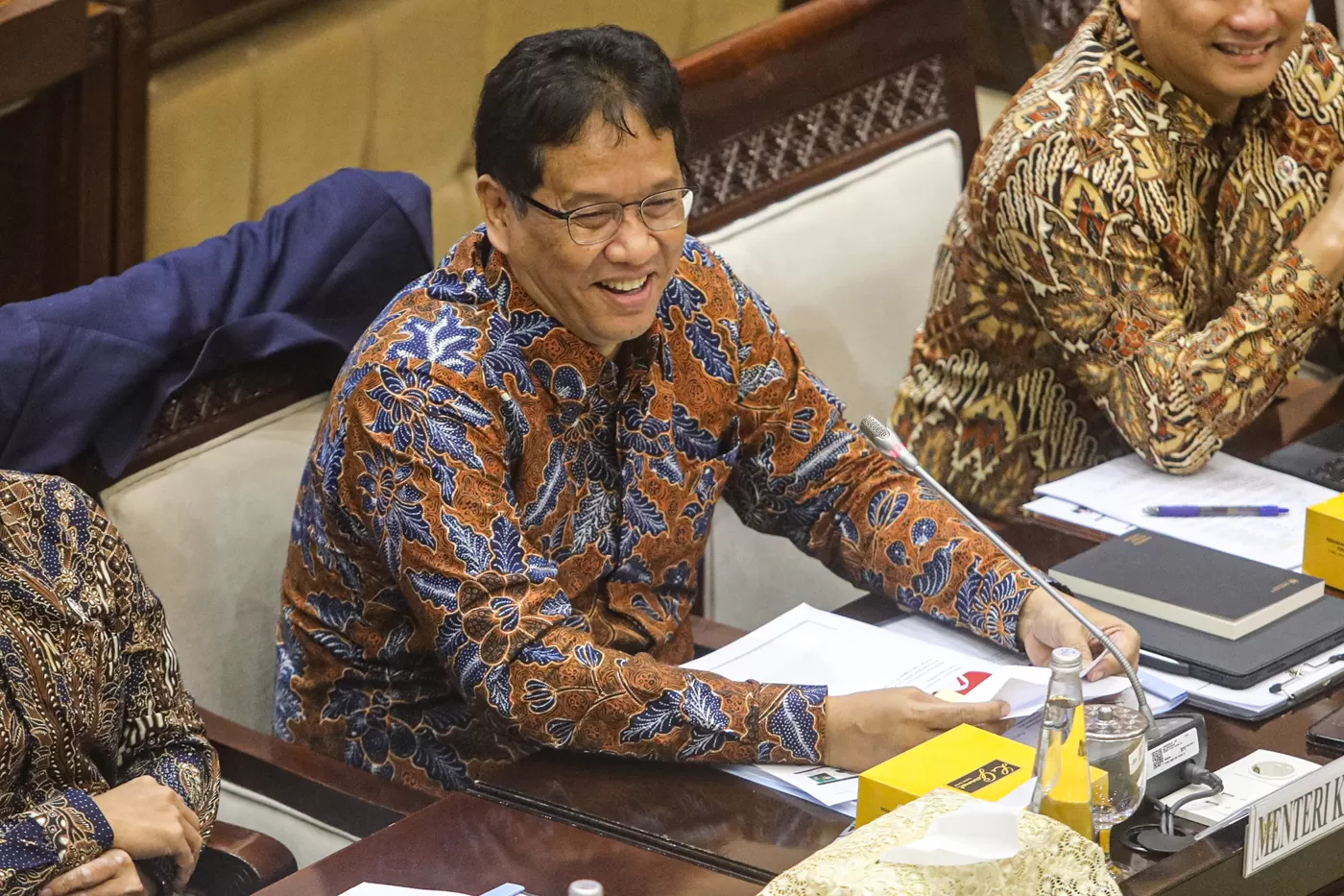 Gaya komunikasi ceplas-ceplos Menkeu Purbaya disorot DPR. Misbakhun kritik soal anggaran MBG dan defisit APBN yang naik sepihak. (jawapos.com)