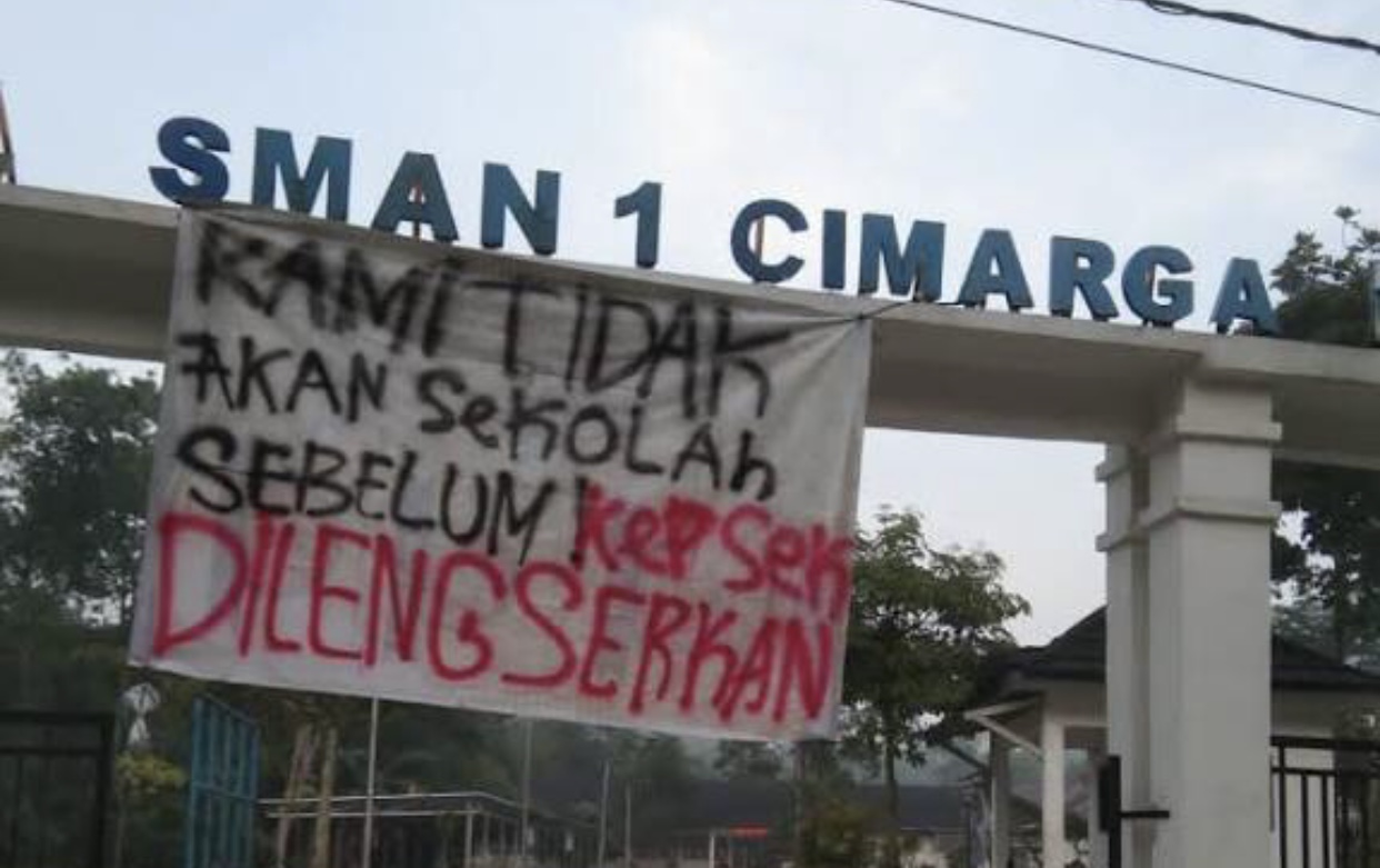 Isu HRD tolak alumni SMA 1 Cimarga viral usai aksi mogok siswa. Apakah benar mereka akan diblacklist selama 3 tahun? Ini kronologi dan faktanya.(ANTARA News)