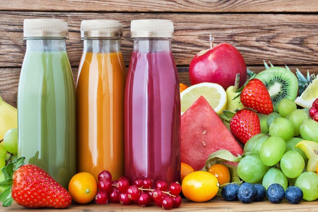 Mengonsumsi mixed juice, perpaduan buah dan sayur, menjadi cara praktis meningkatkan asupan nutrisi dan menjaga daya tahan tubuh.