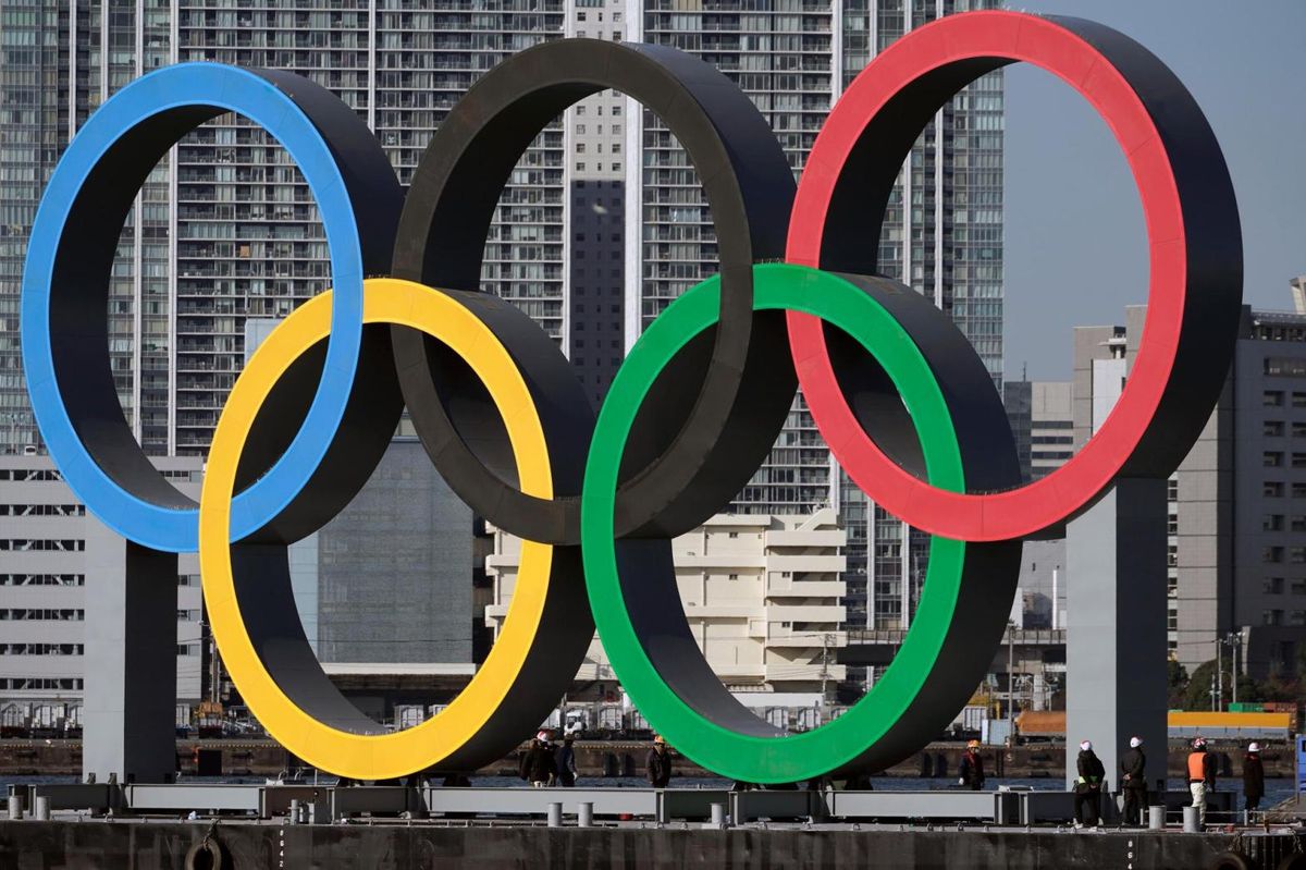 IOC menjatuhkan sanksi berat berupa larangan menggelar event internasional di Indonesia dan menghentikan dialog Olimpiade 2036.