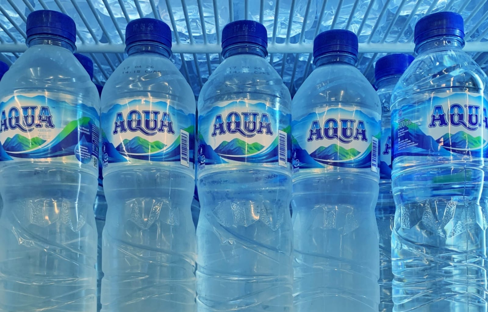 air mineral kemasan AQUA
