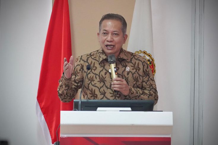 Menkop Ferry mendorong pembentukan koperasi masjid di seluruh Indonesia sebagai fondasi ekonomi umat yang berlandaskan prinsip syariah dan transparansi.