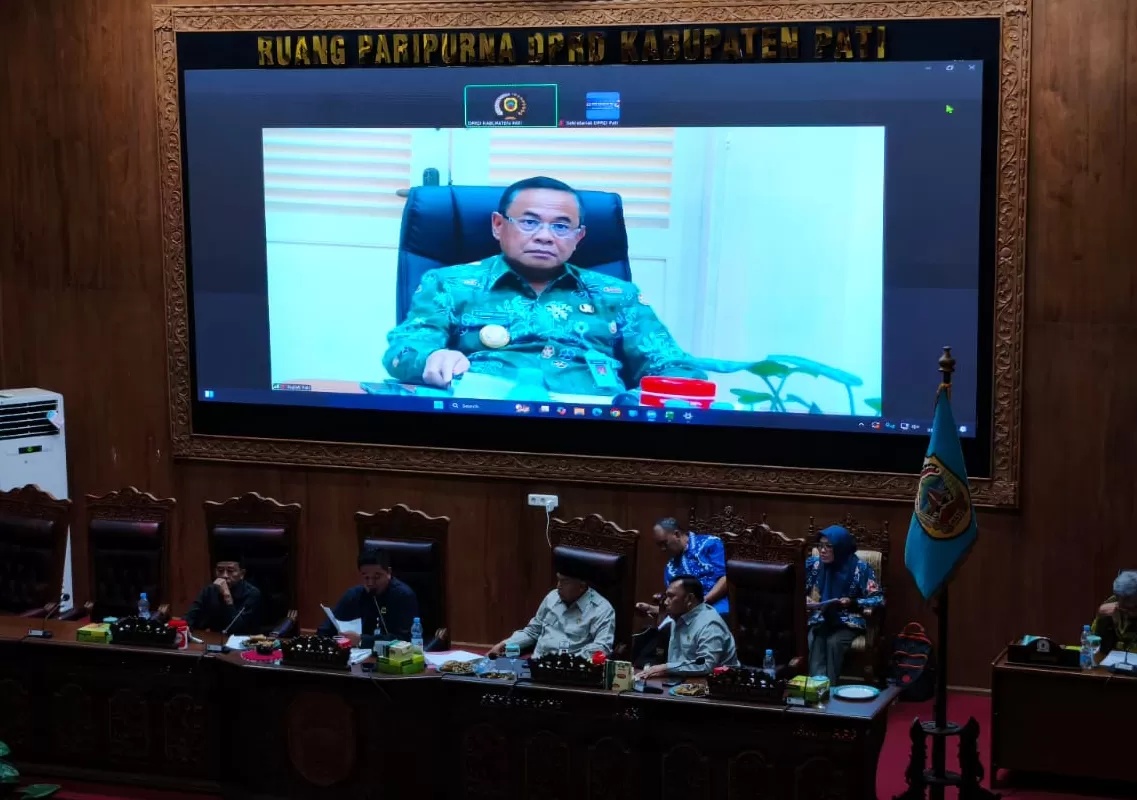 Rapat di DPRD Pati yang gagal menghasilkan pemakzulan Bupati Sudewo. (RADAR PATI)