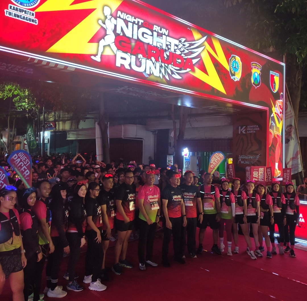 Bupati Tulungagung Gatut Sunu Wibowo ikut memeriahkan Night Garuda Run