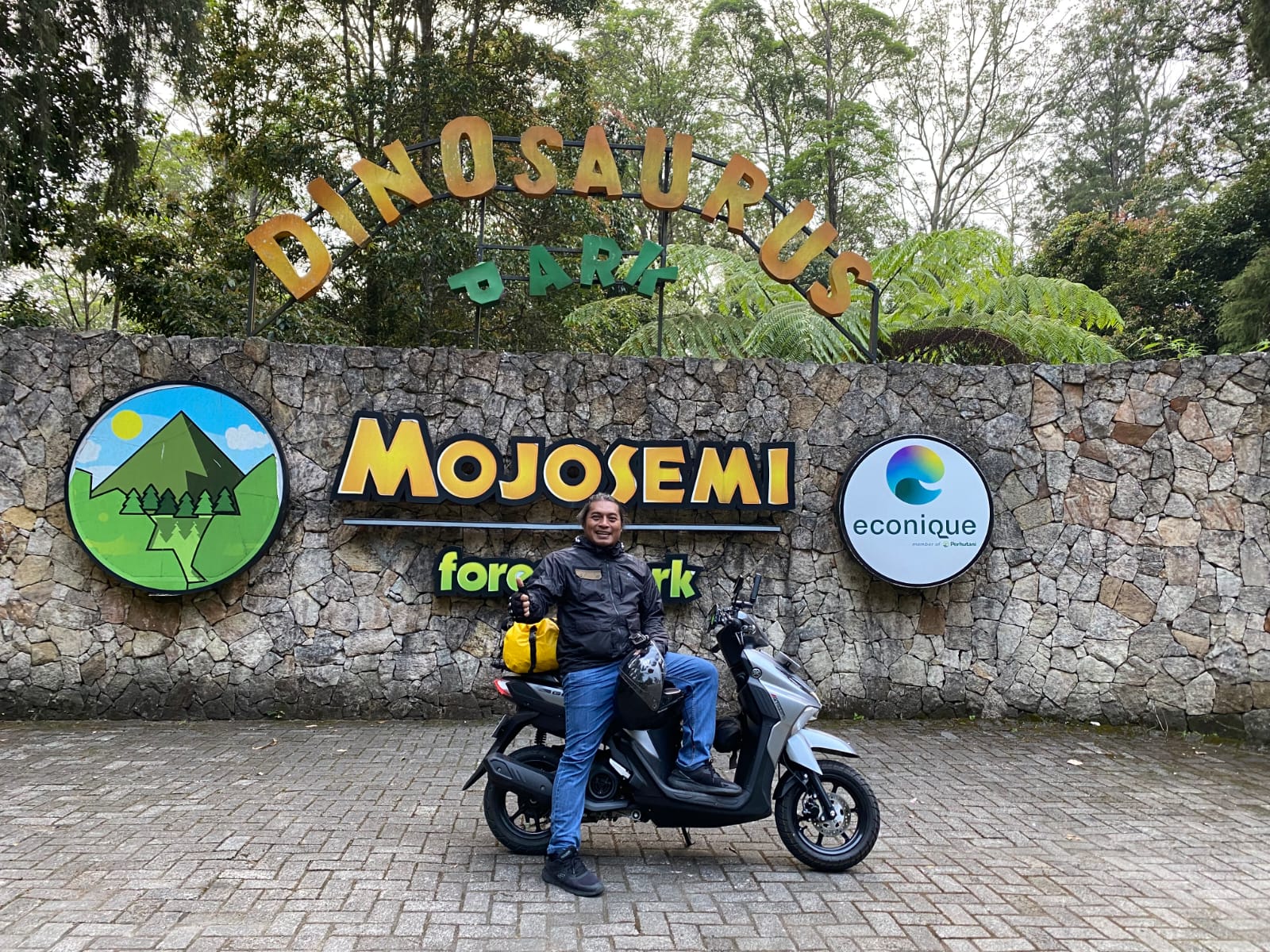 Taufiq saat solo touring dengan Yamaha GEAR ULTIMA.