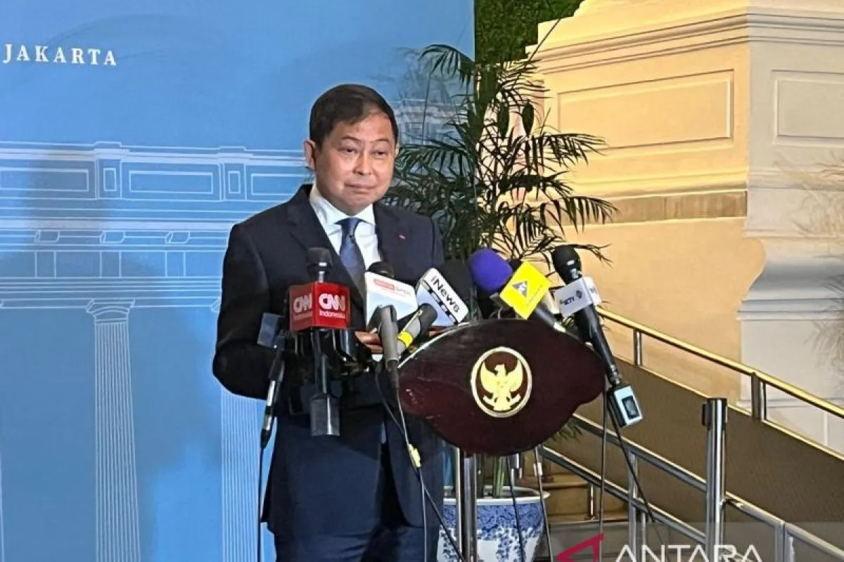 Ignasius Jonan bertemu Presiden Prabowo di Istana selama dua jam. Bahas program kerakyatan tanpa bicara jabatan.(antaranews.com)