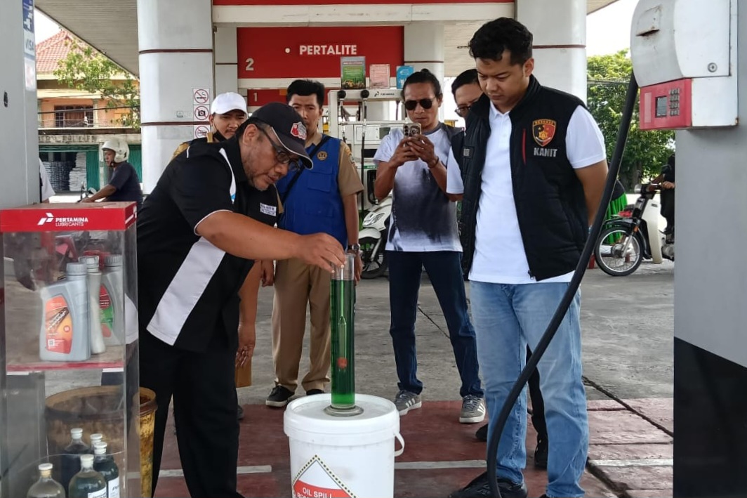 Sejumlah SPBU di Tulungagung disidak Unit Pidsus Polres Tulungagung dan Disperindag. (HUMAS POLRES TULUNGAGUNG)