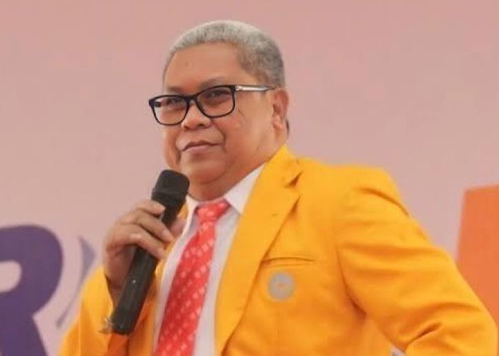 Prof. Karta Jayadi, Rektor UNM, resmi dinonaktifkan oleh Mendiktisaintek terkait kasus dugaan chat mesra dengan dosen dan mahasiswi.