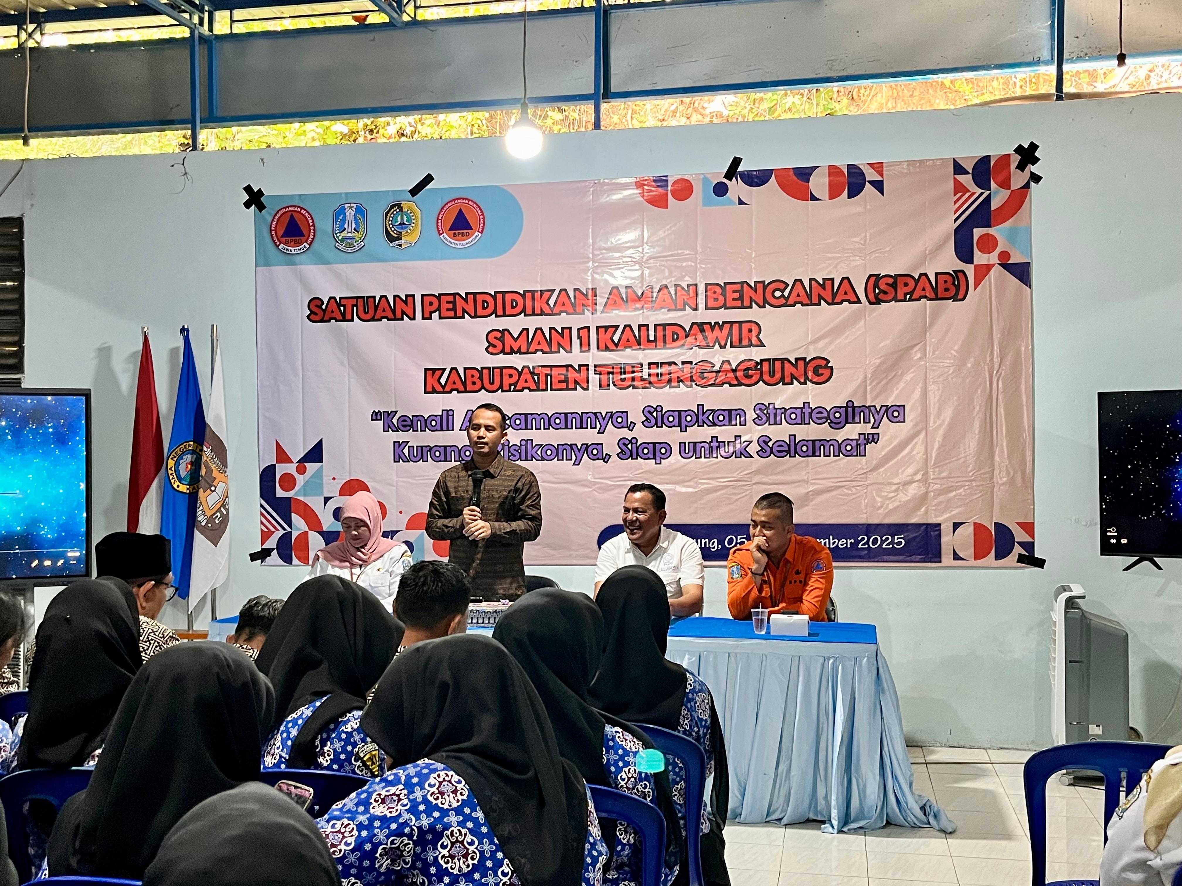 Program Satuan Pendidikan Aman Bencana (SPAB) di SMAN 1 Kalidawir Tulungagung, Rabu (5/11/2025).