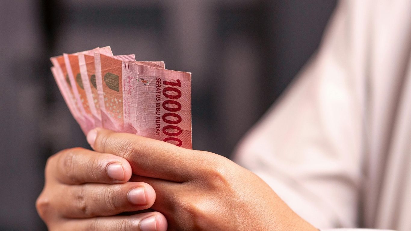 Masih banyak penerima BLT Kesra, PKH, dan BPNT yang belum melihat dana masuk rekening meski pencairan sudah dijadwalkan.(pexels.com/defrinomaasy)