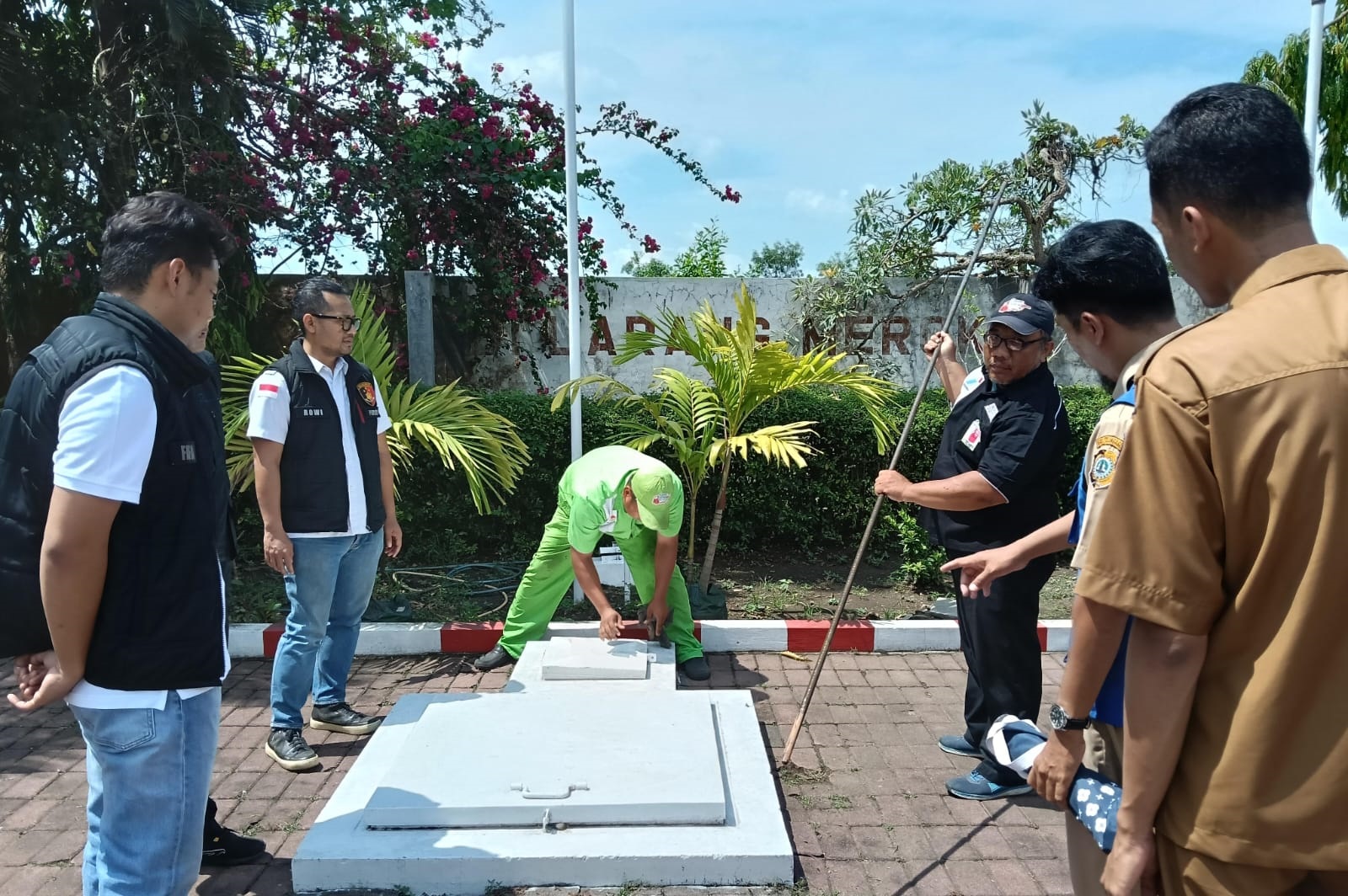 Personel gabungan saat melakukan sidak di sejumlah SPBU di Tulungagung. (HUMAS POLRES TULUNGAGUNG)