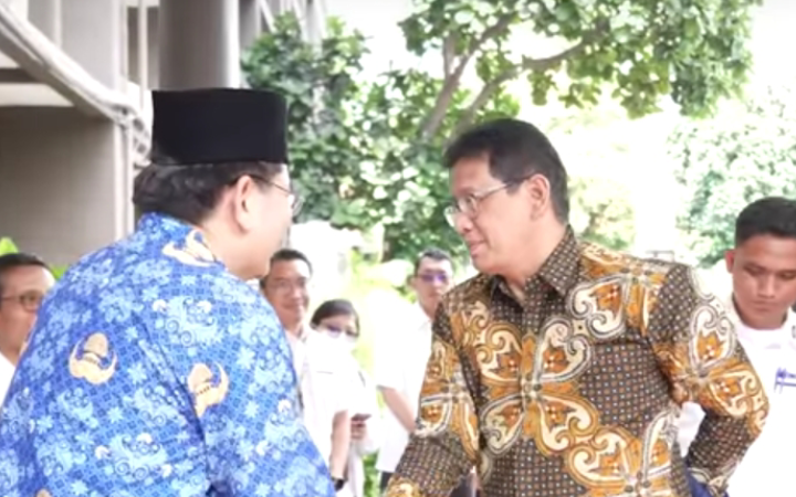 Menkeu Purbaya Yudhi Sadewa saat mengajar di SMAN 3 Jakarta dalam program Kemenkeu Mengajar 10. (Tangkap Layar)