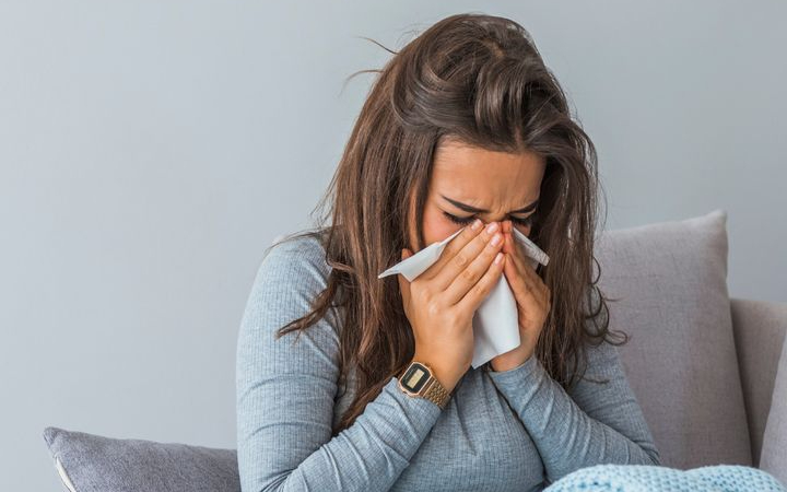Flu menyerang tiba-tiba? Begini cara meredakannya dengan cepat.