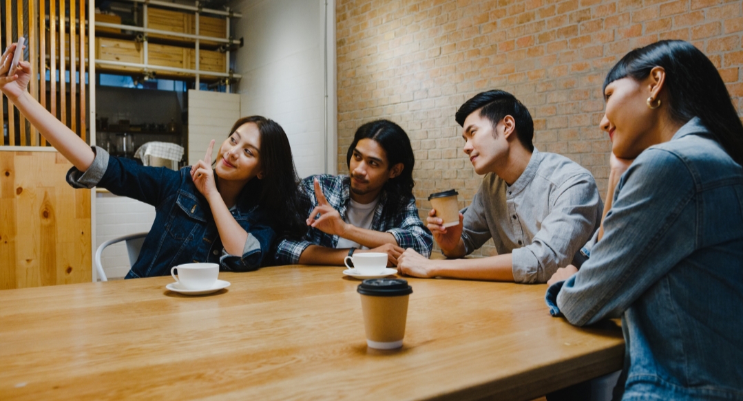 Perubahan mungkin cepat, tapi jiwa muda Tulungagung tetap punya ciri khas merakyat, mandiri, dan selalu punya cara untuk menikmati hidup.