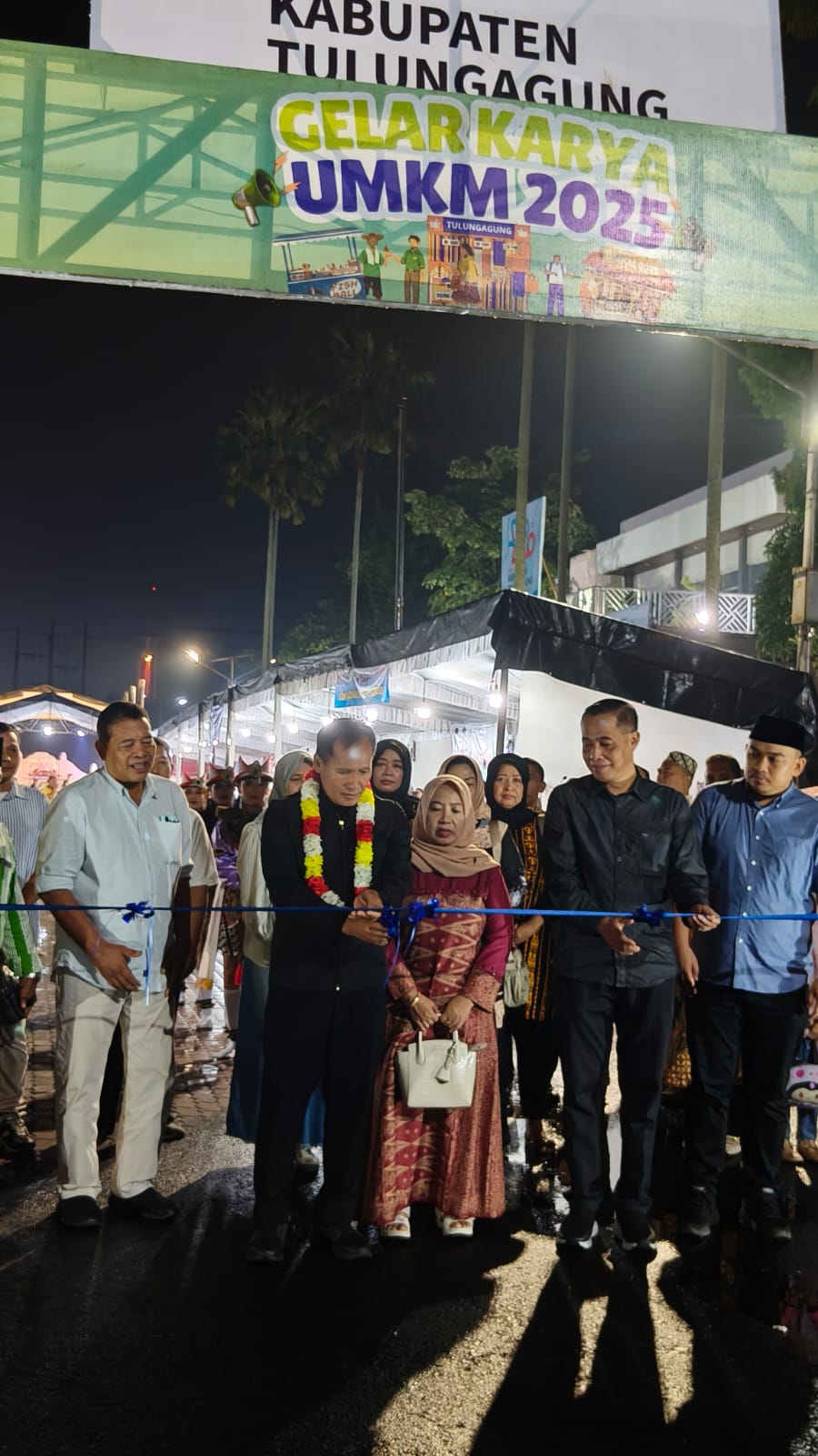 Wabub Tulungagung Ahmad Baharudin meresmikan Gelar Karya UMKM 2025 di Pemda Tulungagung