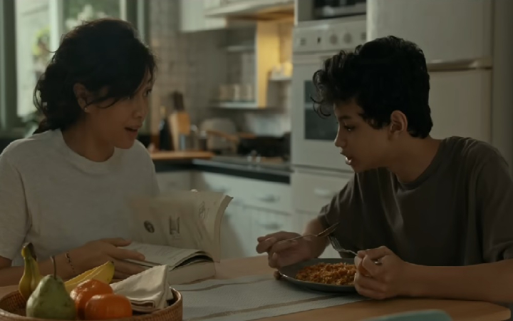 Setelah diputar perdana di Busan International Film Festival (BIFF) 2025, film drama-fiksi ilmiah Esok Tanpa Ibu bakal disaksikan khalayak di Indonesia.