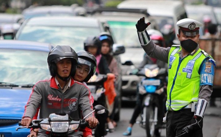 ETLE Tilang atau Electronic Traffic Law Enforcement adalah sistem tilang elektronik yang kini semakin luas diterapkan di berbagai daerah Indonesia.