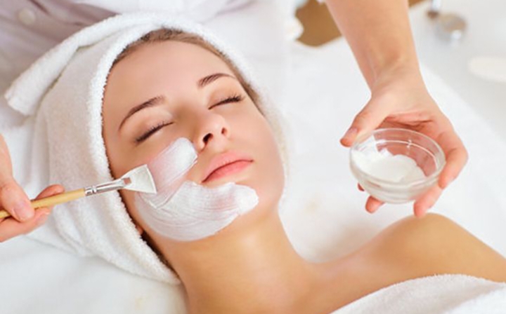 Collagen adalah salah satu protein penting dalam tubuh yang berfungsi menjaga kekencangan, kekuatan, dan elastisitas kulit.