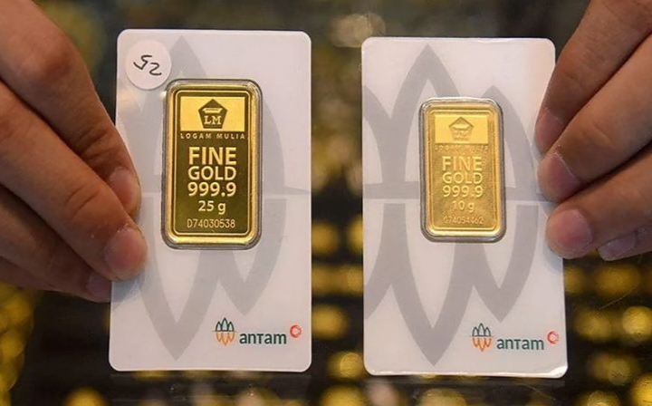 Antam tidak hanya bergerak di tambang logam dasar seperti nikel dan bauksit tapi juga terkenal lewat logam mulia, terutama emas batangan.