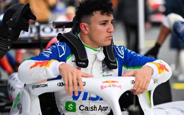 Red Bull Racing resmi menunjuk Isack Hadjar sebagai pembalap kedua untuk musim 2026.
