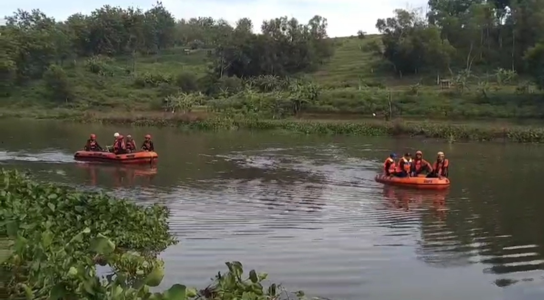 Tim SAR gabungan menyisir sungai untuk mencari korban tenggelam