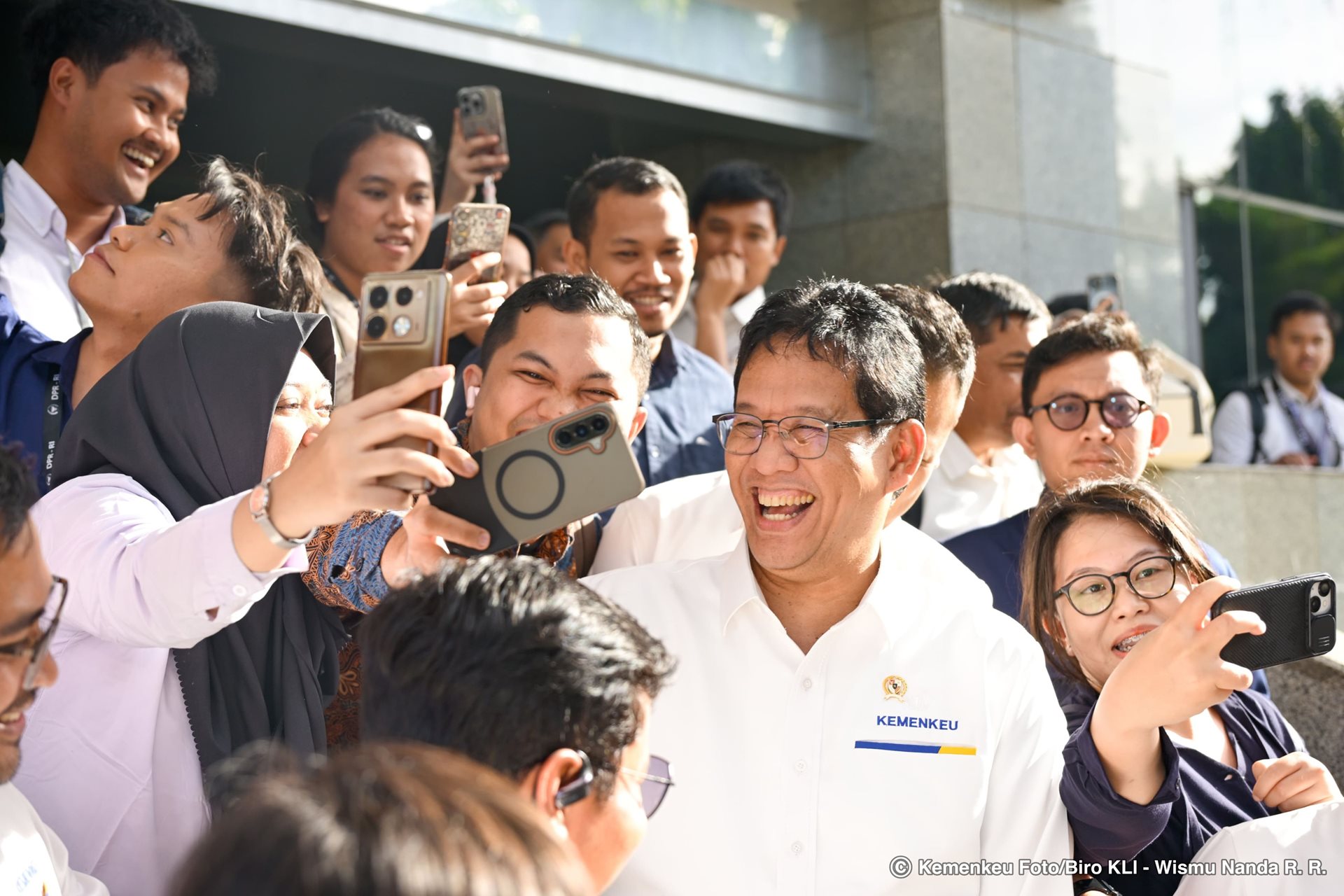 Menkeu Purbaya di sela-sela rapat kerja denga Komisi XI DPR RI. (KEMENKEU)