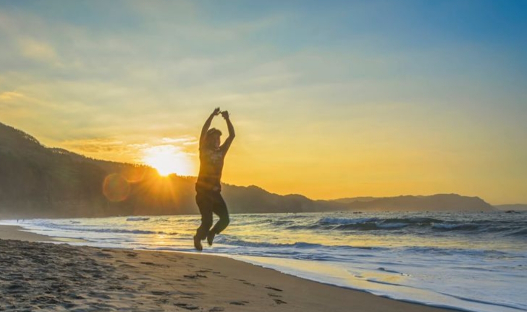 Menyambut hari pertama 2026 dengan sunrise di Tulungagung bukan hanya soal pemandangan, tapi juga tentang memulai tahun baru dengan hati yang tenang dan semangat baru salah satunya di pantai sine