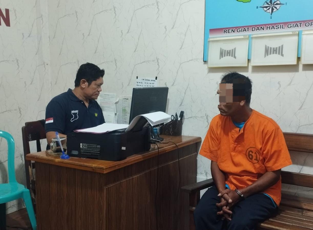 Tersangka pencuri kotak amal di Desa Buntaran dimintai keterangan oleh penyidik.
