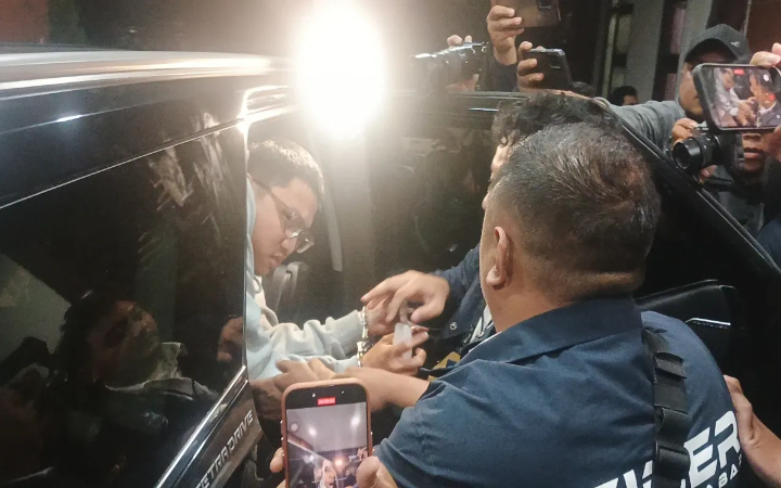 Kasus dugaan ujaran kebencian kembali menyita perhatian publik. Resbob ditangkap oleh kepolisian setelah videonya yang diduga menghina suku Sunda viral di media sosial.