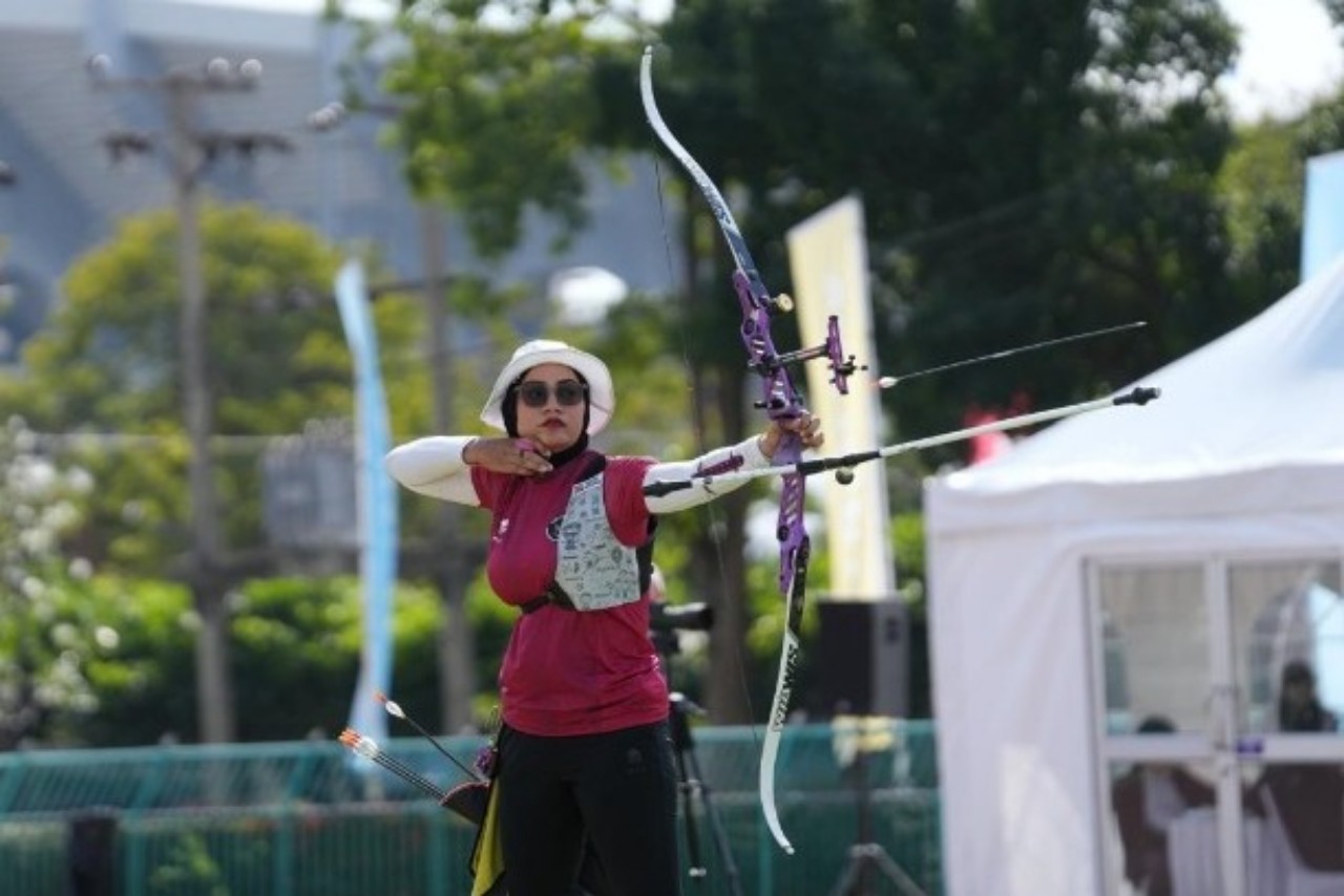 Diananda Choirunnisa menyumbang 1 medali emas cabor panahan recurve. (KEMENPORA)