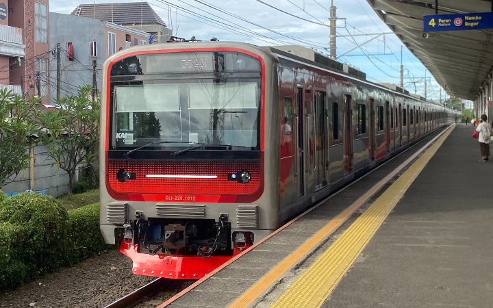Uji coba KRL Inka lintas Bogor&ndash;Jakarta Kota resmi berjalan pada Rabu, 17 Desember 2025.