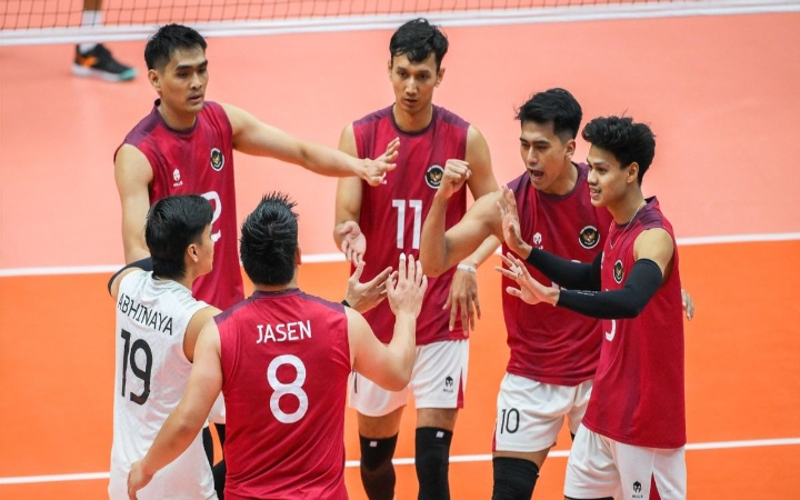 Timnas Voli Putra Indonesia melaju ke final SEA Games Thailand 2025 setelah menang dramatis atas Vietnam di semifinal.