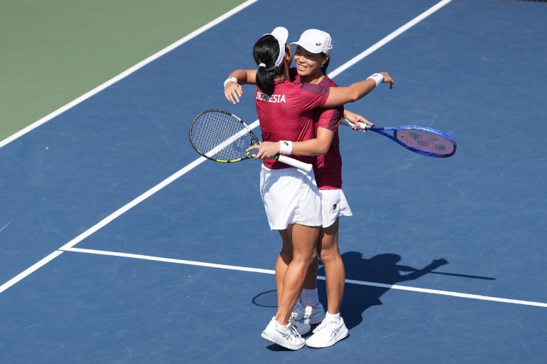 Aldila Sutjiadi/Janice Tjen menyumbangkan medali emas cabor tenis ganda putri. (KEMENPORA)