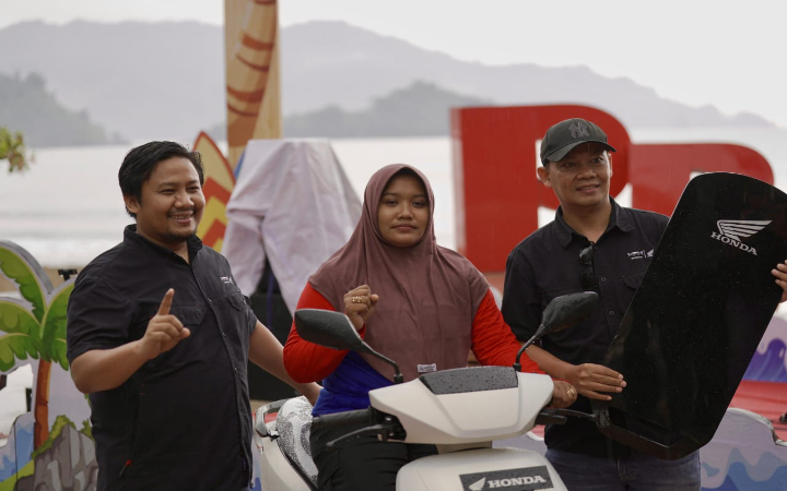 Doorprize, merchandise eksklusif, hingga hadiah utama berupa 1 Unit Honda CUV-e yang menjadi puncak keseruan acara PCX Day 2025.