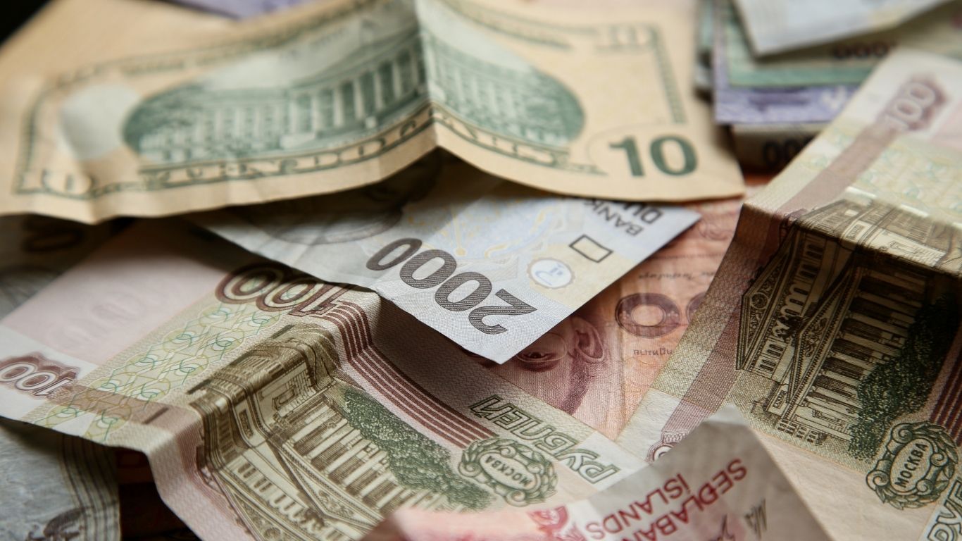 Penukaran uang baru Lebaran 2026 resmi dibuka oleh Bank Indonesia (BI).(freepik.com/wirestock)
