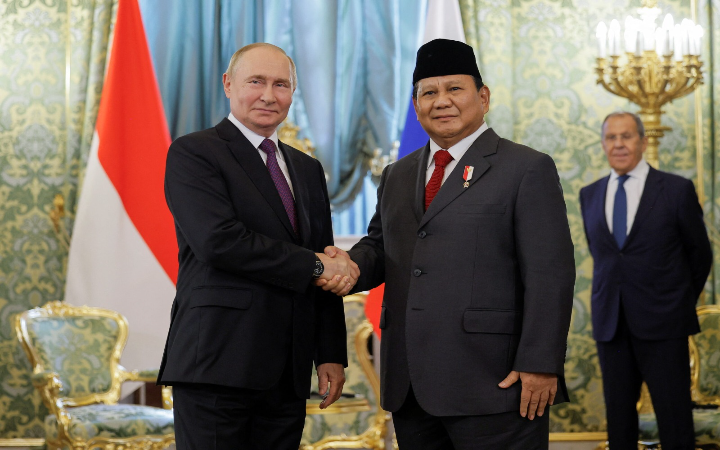 Presiden RI Prabowo Subianto saat menghadiri forum internasional, memperkuat diplomasi ekonomi Indonesia dengan Amerika Serikat dan Rusia.
