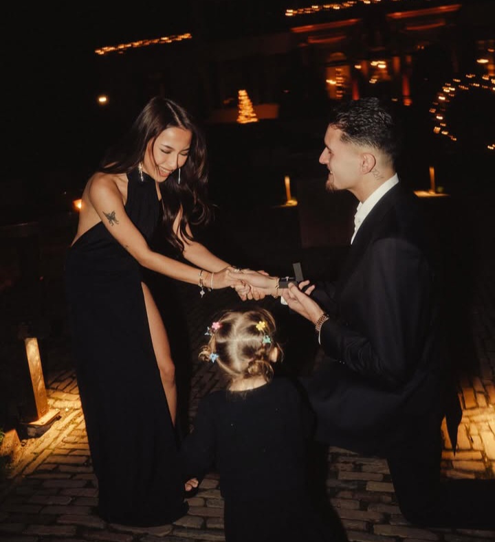 Jennifer Coppen dilamar Justin Hubner.(instagram.com/jennifercoppenreal20)