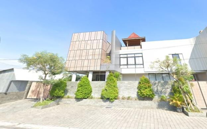 Rumah Deni Caknan di Ngawi mendadak viral setelah dijadikan lokasi transaksi COD warga dan terdaftar sebagai &ldquo;Pusat COD Ngawi&rdquo; di Google Maps.