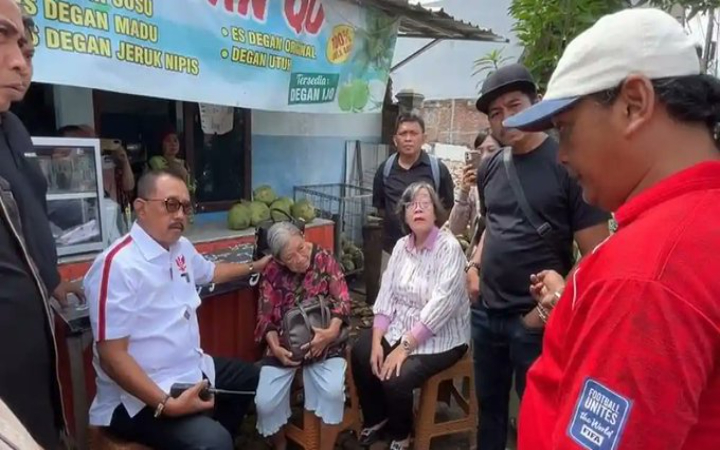 Kasus nenek diseret di Surabaya menjadi sorotan publik setelah video kejadian tersebut viral di media sosial dan memicu kecaman luas dari masyarakat.