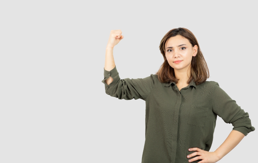 Mereka yang merasa biasa saja itu sebenarnya sudah sangat kuat. Hanya saja, tidak semua kekuatan ingin dilihat. Ada yang cukup dirasakan pelan-pelan sambil menutup tahun tanpa janji besar