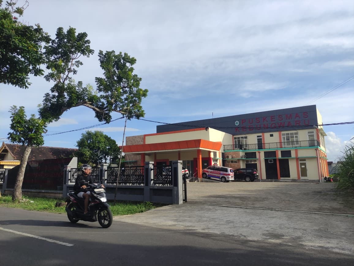 Gedung baru Puskesmas Kedungwaru sudah beroperasi sejak awal Desember lalu. (SANDY YUWANA/RADAR TULUNGAGUNG)