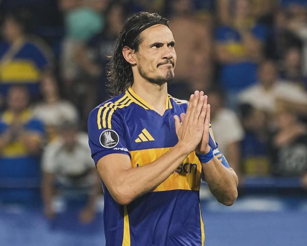 Edinson Cavani mengakhiri petualangannya di sepak bola dunia. (INSTAGRAM @CAVANIOFFICIAL21)